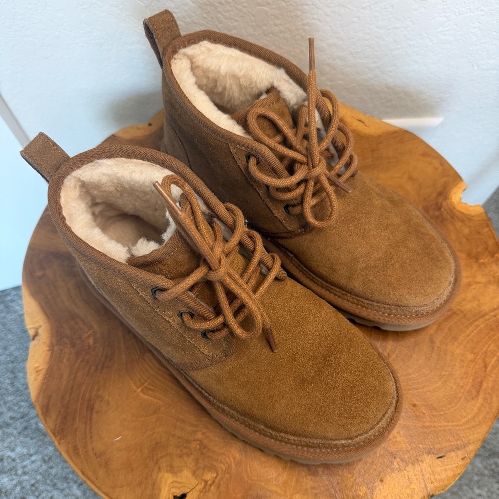 UGG Neumel Chukka Boots‎ Chestnut Women’s sz 6